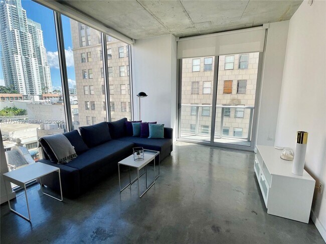 Building Photo - 151 SE 1st St