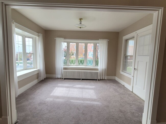 Building Photo - bro2929