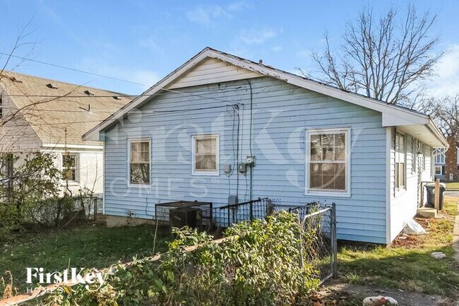 Building Photo - 1626 E 75th Terrace