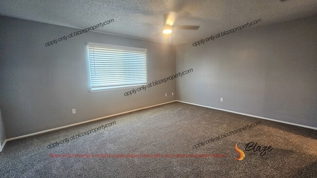 Building Photo - Step into Your Dream Townhouse!