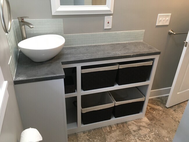 Bathroom - 1601 Niles Ave