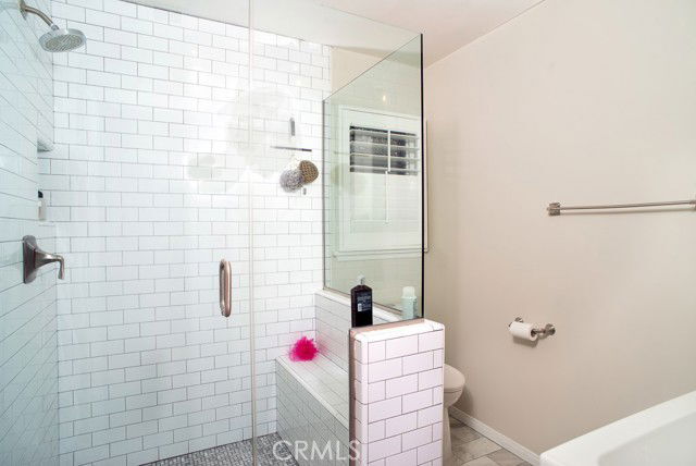 Building Photo - 6458 Hanna Ave