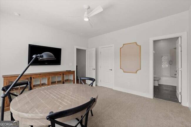 Building Photo - 4001 Haverhill Dr NE