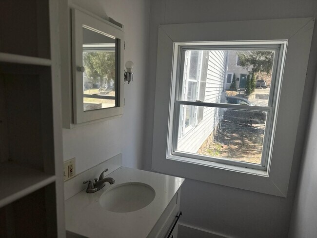 Building Photo - 97 Franklin St