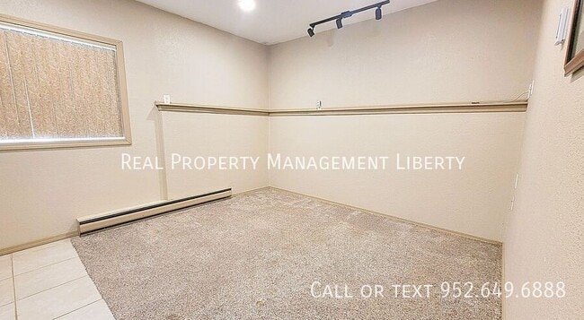 Building Photo - 217 9th St