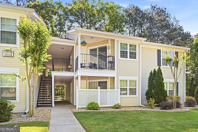 Building Photo - 728 Ridgefield Dr