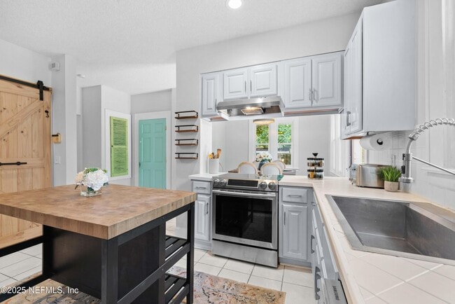 Building Photo - 4227 Woodmere St