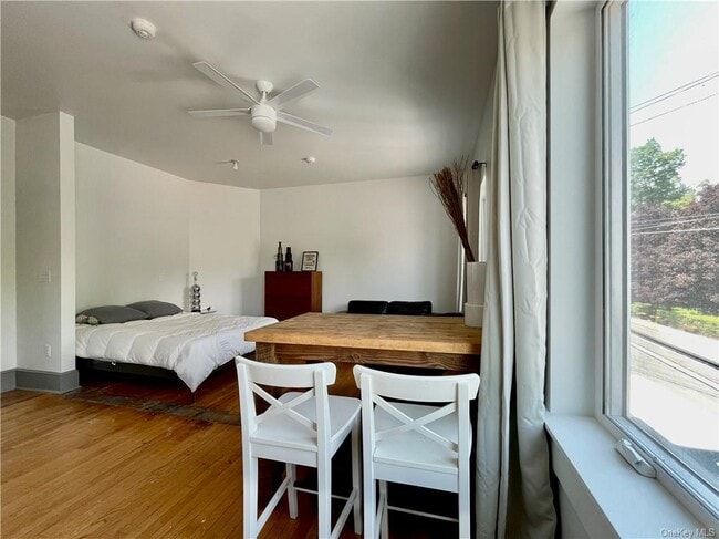 Building Photo - 67 Main St