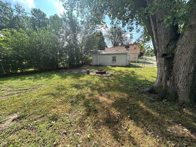 Building Photo - 421 N 35th St
