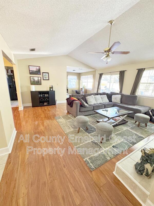 Building Photo - 1126 Bay Ct