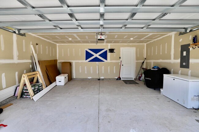 Building Photo - 352 Sandbach Rd