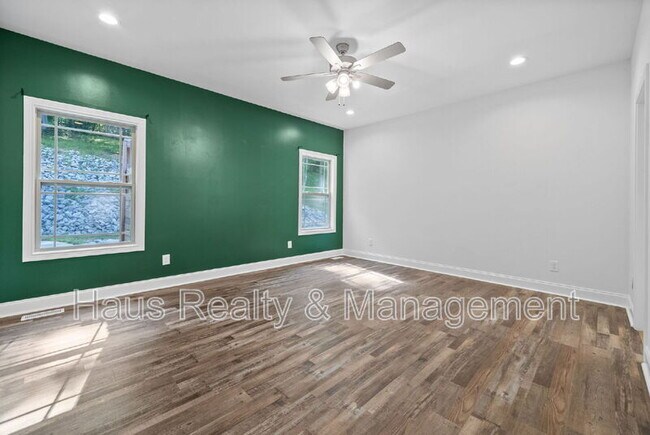 Building Photo - 6466 Hwy 48 N