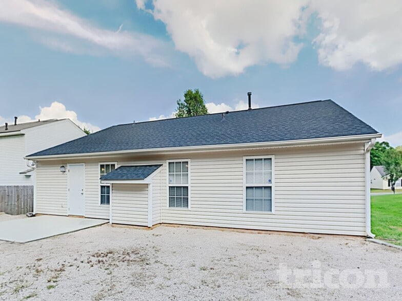 Building Photo - 882 Anchor Way NE