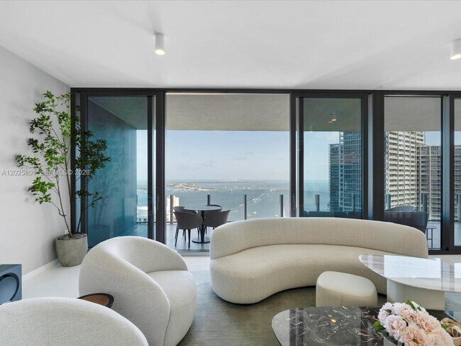 Building Photo - 300 Biscayne Blvd Way