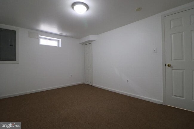 Building Photo - 817 Chillum Rd