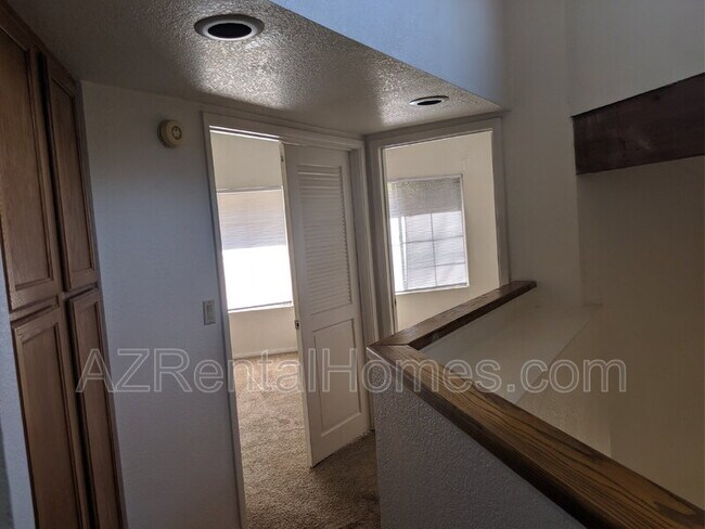 Building Photo - 819 N College Ave