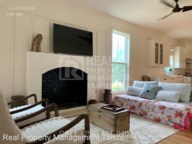 Building Photo - 4 br, 3 bath House - 1227 Deer Run Rd