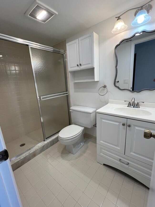 Building Photo - 7770 Tahiti Ln