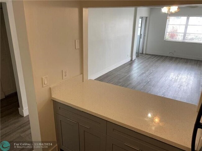 Building Photo - 6505 Winfield Blvd