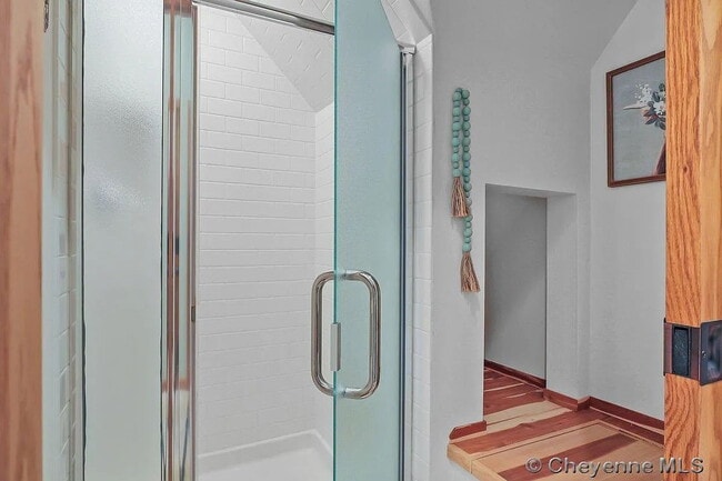 Building Photo - Charming Three Bedroom Home!