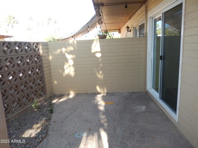 Building Photo - 3618 E Montecito Ave