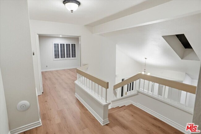 Building Photo - 24124 Mentry Dr