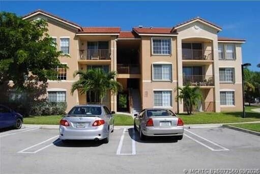Building Photo - 913 Villa Cir