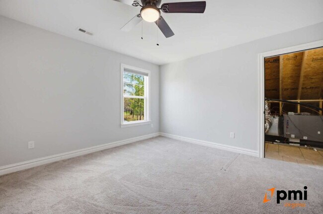 Building Photo - Stunning 5 Bedroom Waterfront Home with 2 car garage