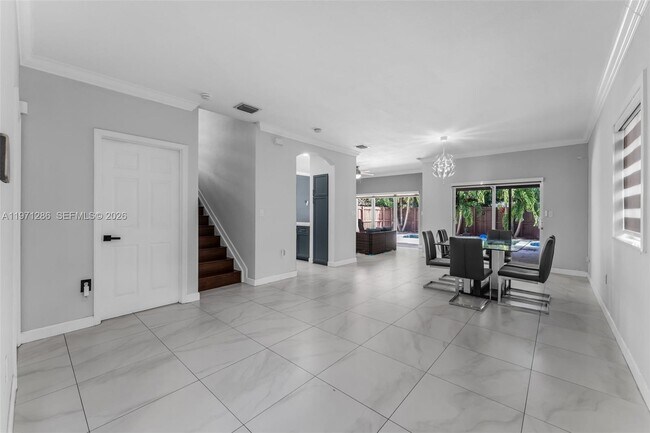 Building Photo - 239 SE 31st Terrace