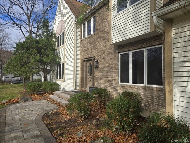 Building Photo - 11 Secor Ct