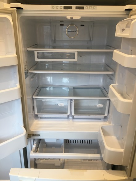 Fridge with Ice Maker - 1912 Jackson St
