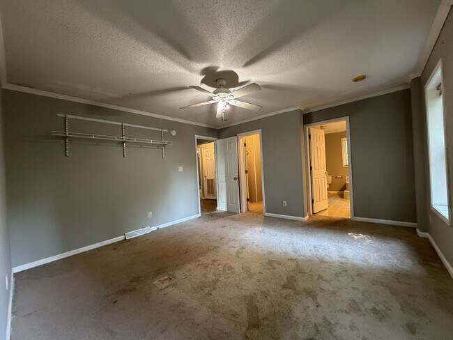 Building Photo - 507 W Norment Ave