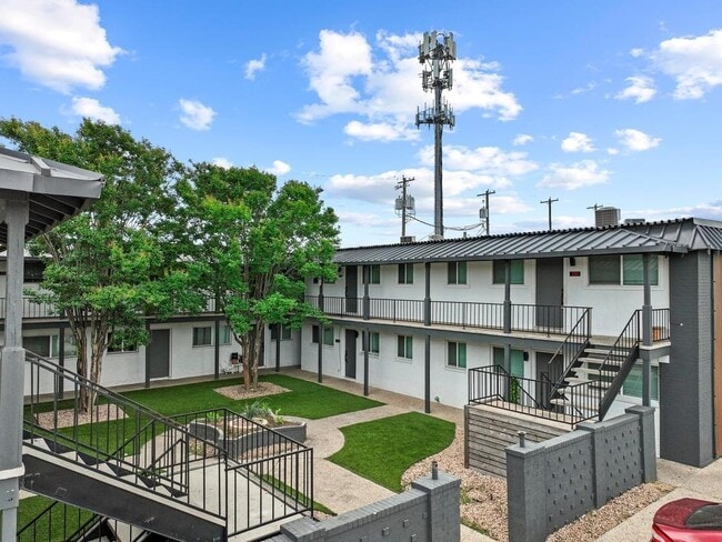 Building Photo - 7929 Gault St