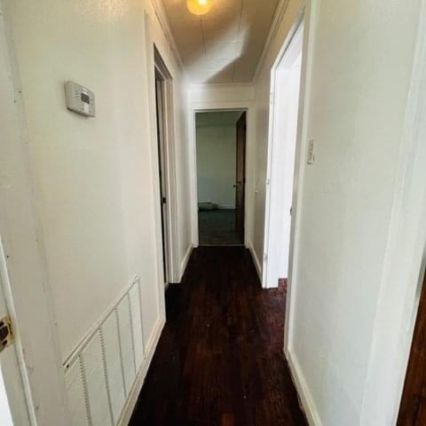 Building Photo - 204 W Pecan St