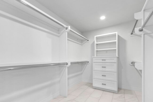 Building Photo - 10218 Moorberry Ln