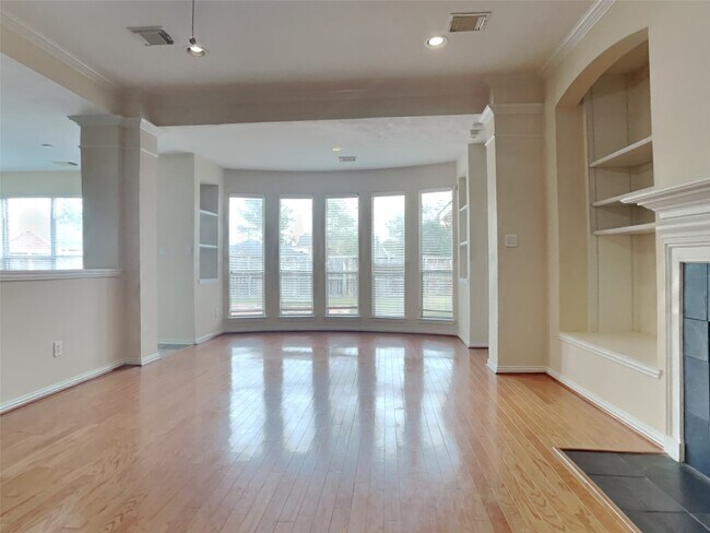 Building Photo - 3009 Fallbrook Ct