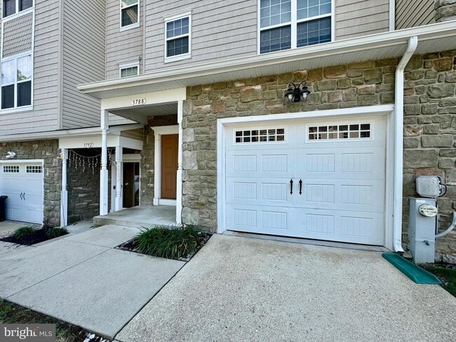 Building Photo - 3788 Bedford Dr