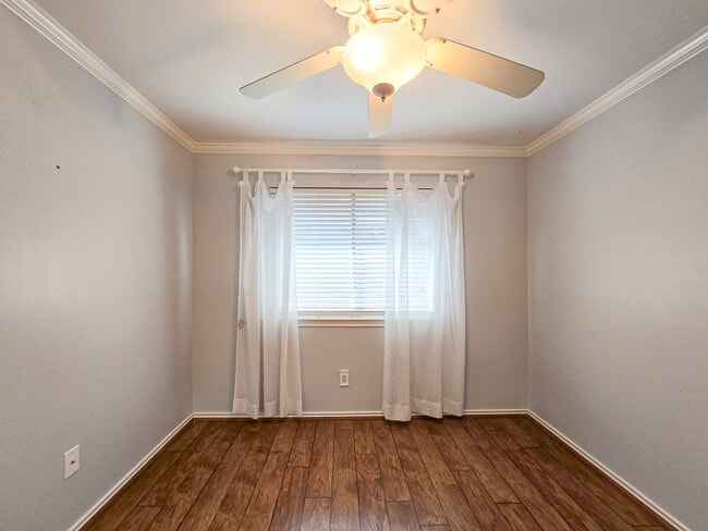 Building Photo - 12230 Cypress Shores Dr