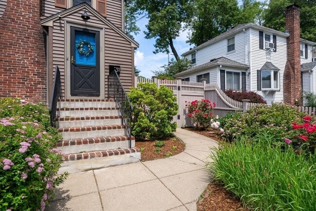 Building Photo - 31 Braeburn Rd