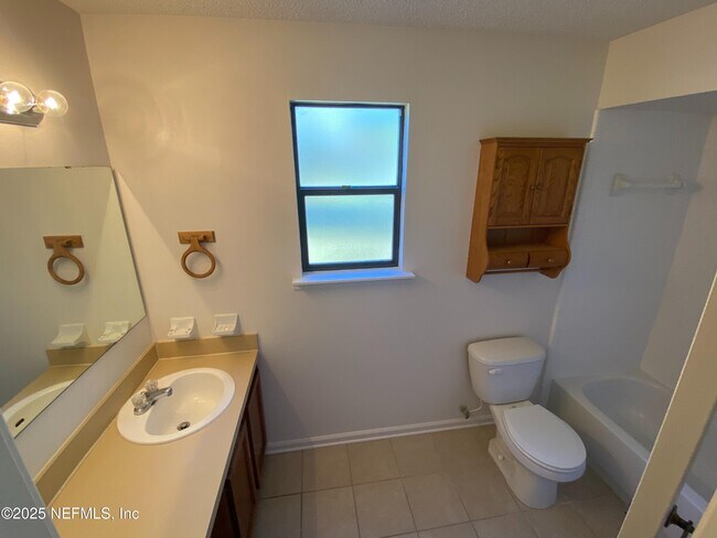 Building Photo - 12924 Tree Way Ln