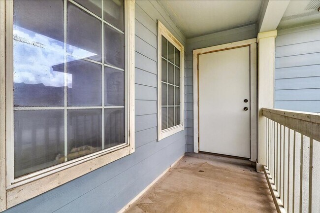 Building Photo - 2314 Blue Star Dr