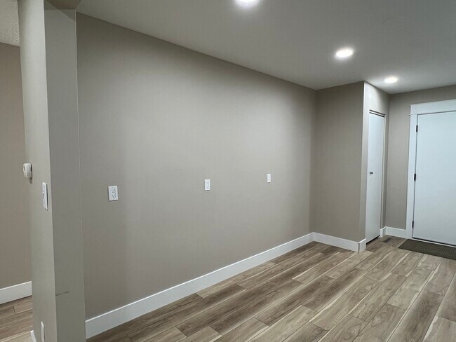 Building Photo - 109 Ravinia Dr