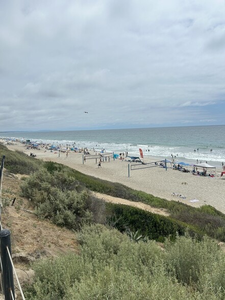 Beach less than 5 minute walk from front door - 3080 Lincoln St