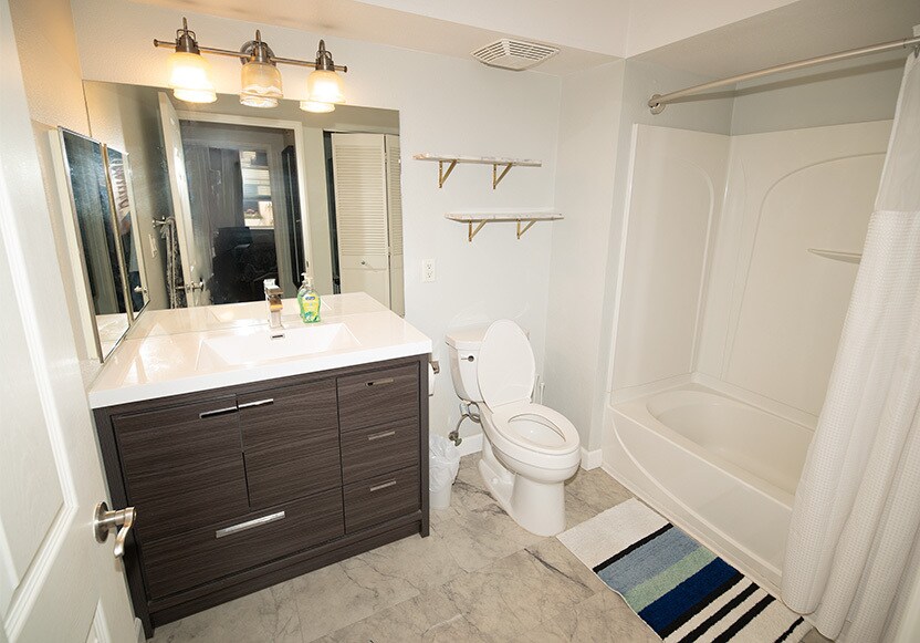 Building Photo - 1435 India St