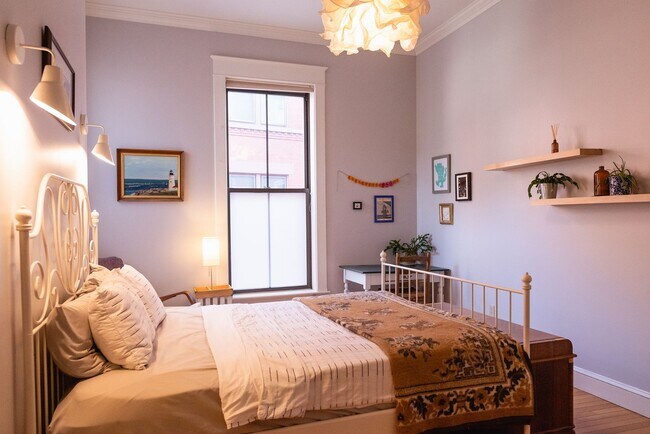 Building Photo - Beautiful 1 Bedroom In One Of Portlands Most Historic Buildings
