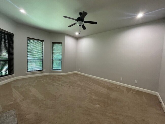 Building Photo - 7380 Granville Dr