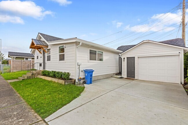 Building Photo - 4008 S 36th St
