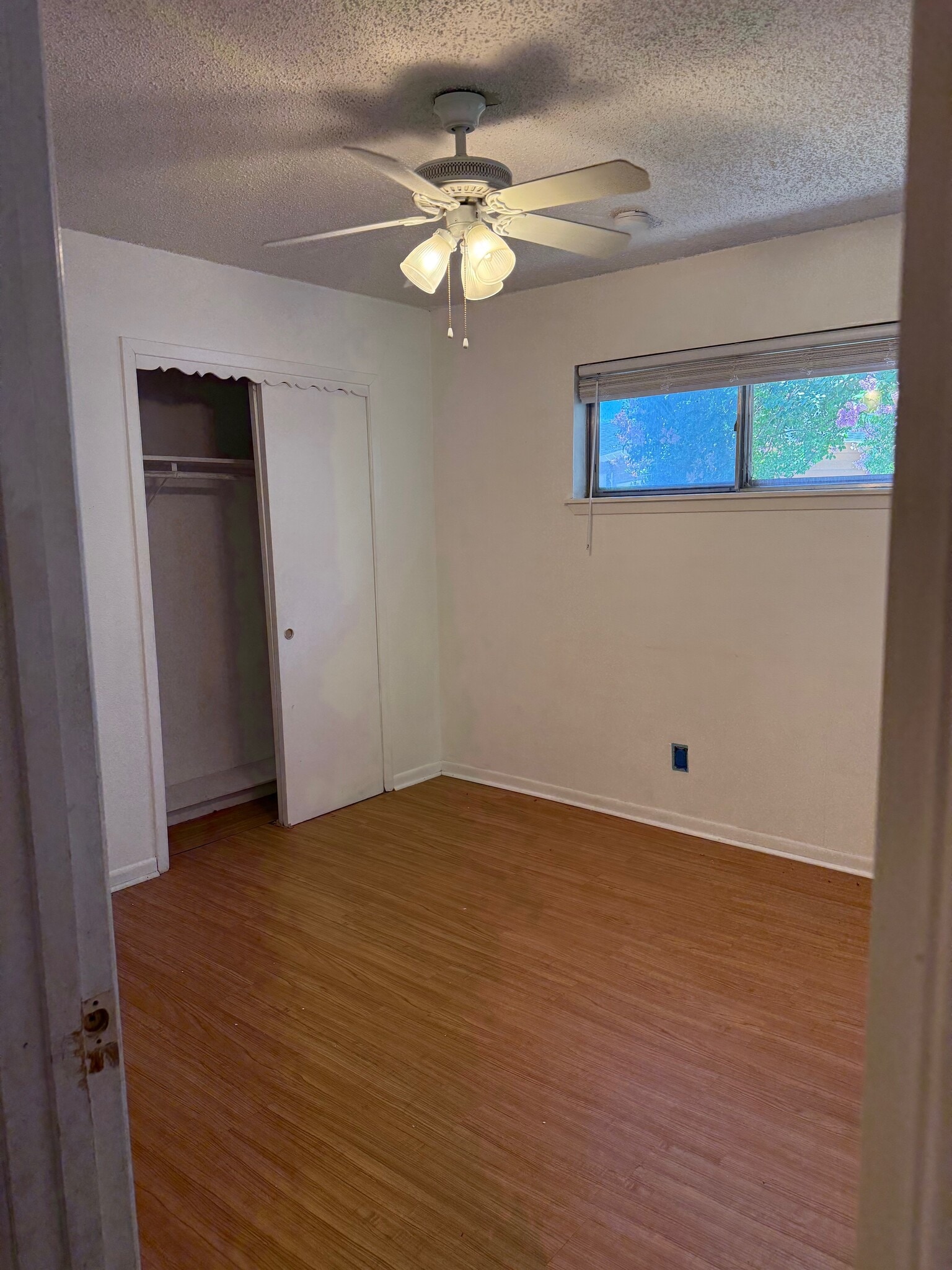 Room 1 - 117 Westway Dr
