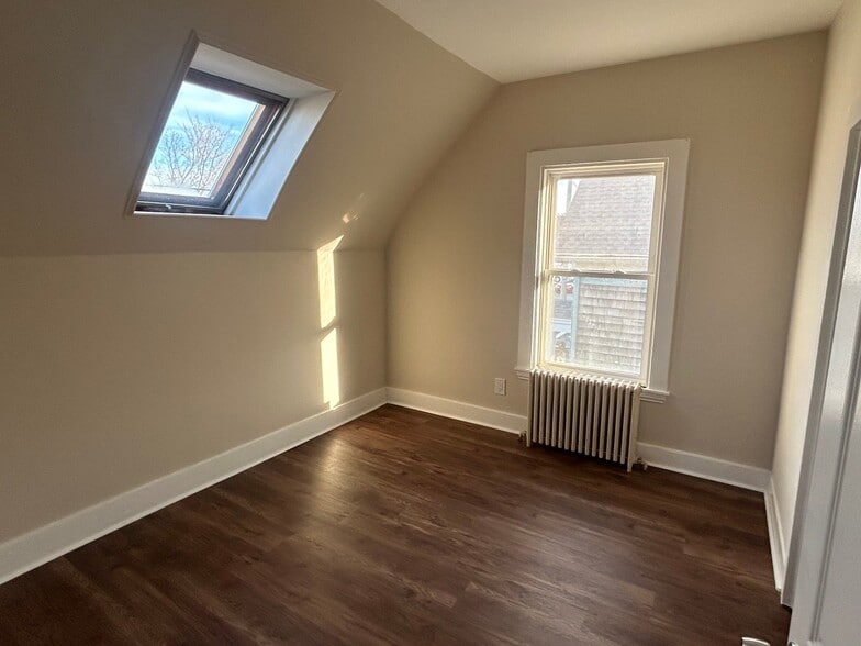 Building Photo - 68 Perkins St