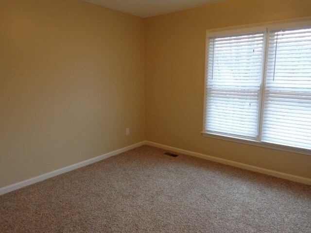 Building Photo - 1728 Victoria Way NW